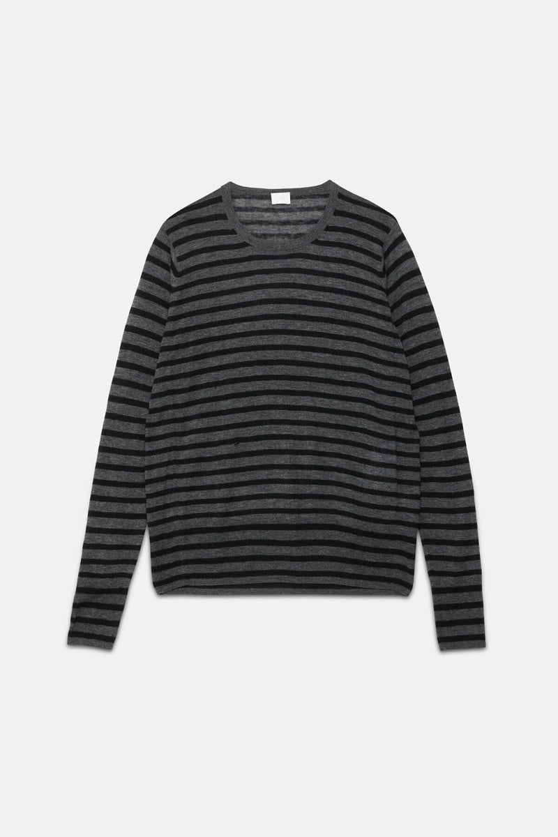 Long-sleeved crew-neck pullover