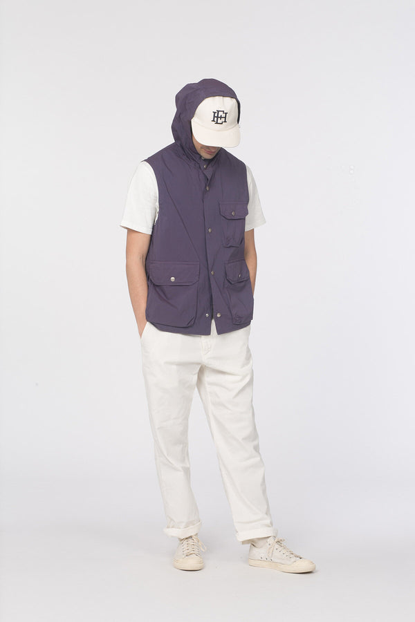 Technical vest with pockets