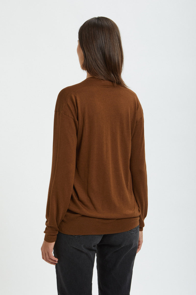 Long-sleeved crew-neck pullover