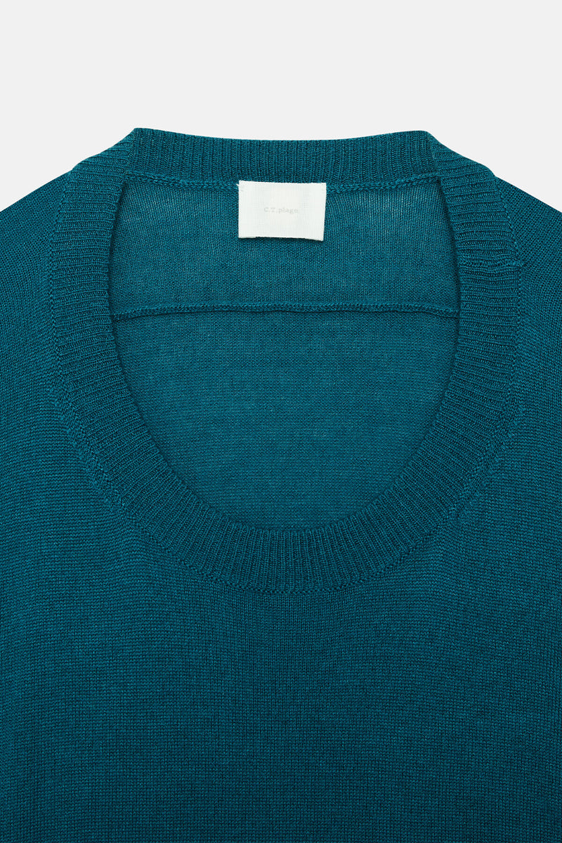 Long-sleeved crew-neck pullover