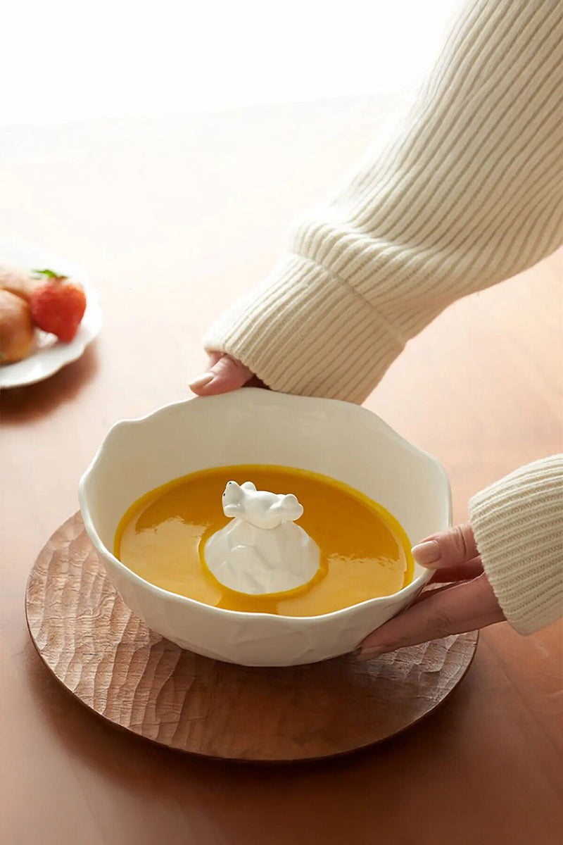 Ceramic bowl with polar bear shape Type A