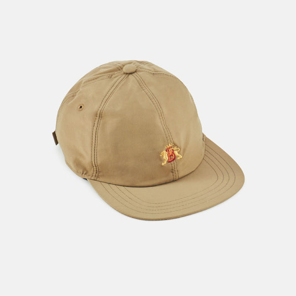 Baseball hat with logo