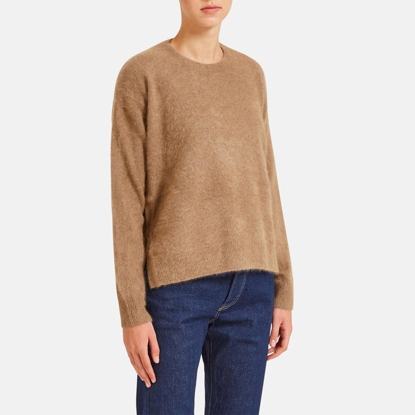 Long-sleeved crew-neck pullover