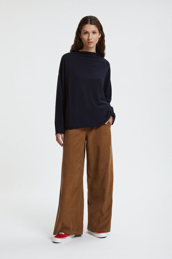 Wide leg trousers